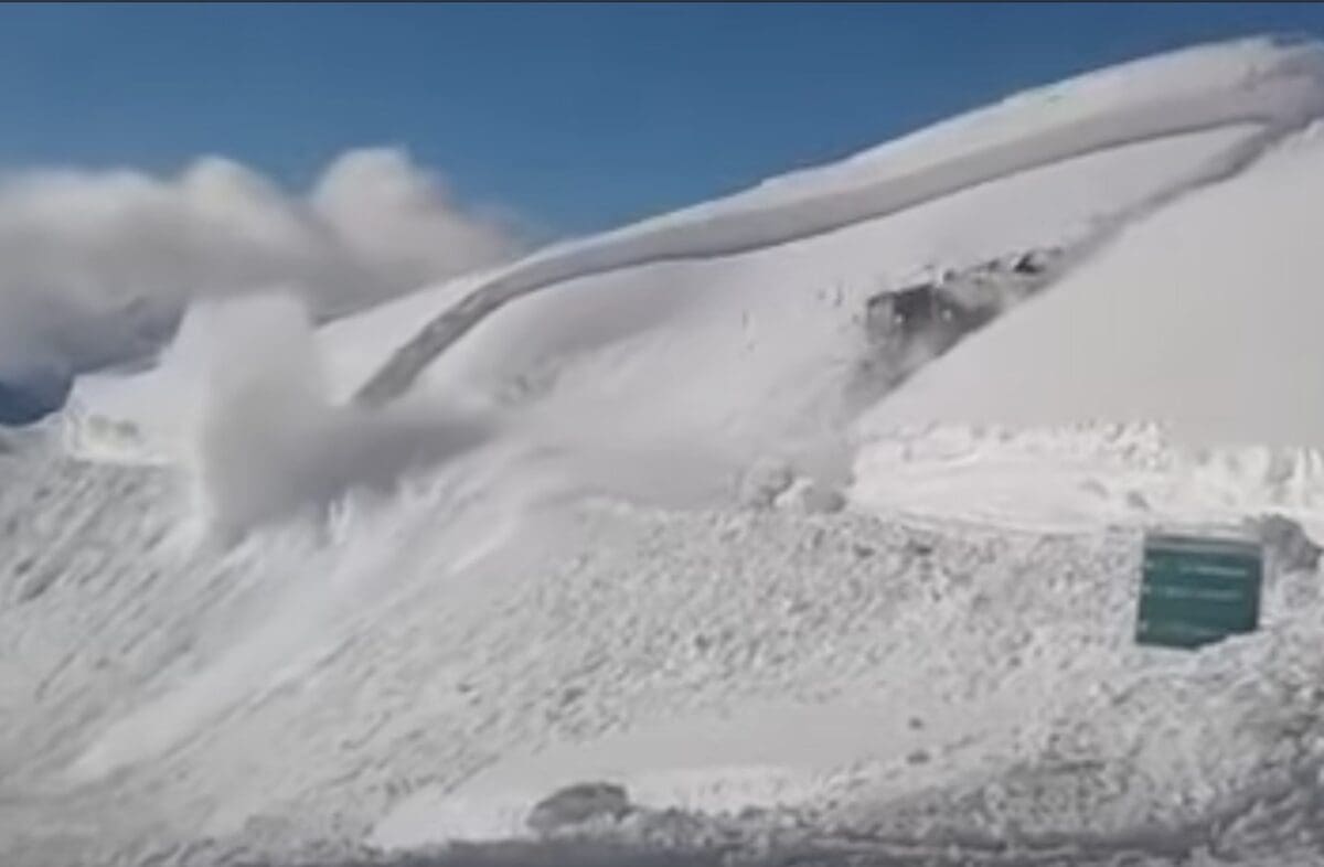 洋楽 Avalanche / Scratching at the surface Utah snowmobiler killed in avalanche | Fox News